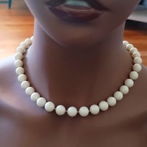 SALE: Vintage-Inspired Cream Beaded Necklace